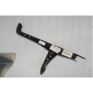 кронштейн замка капота toyota avensis 03-09