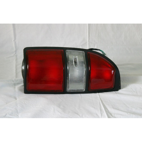 фонарь задний toyota land cruiser 90 96-02г левый красно-белый 21219b0lacr