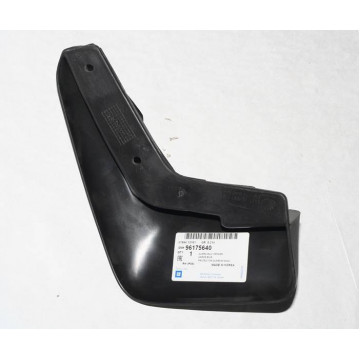 брызговик daewoo nexia передний правый