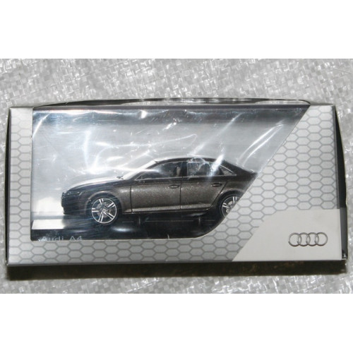 модель игрушка Audi A4 1:43