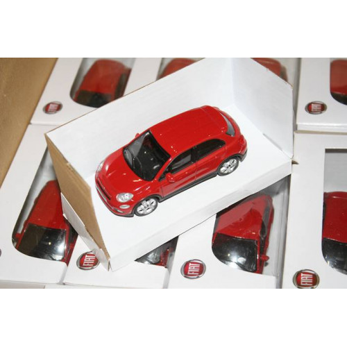 модель игрушка fiat 500x