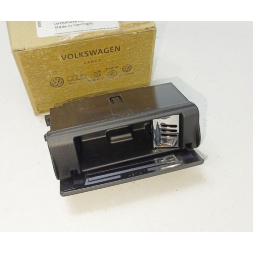 пепельница audi a6 00-11 q7 07-