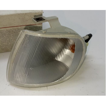 поворотник volkswagen polo 94-96 правый белый