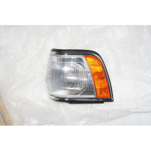 поворотник nissan cedric y31