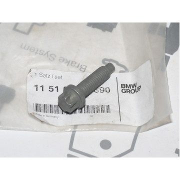 болт м8* 30 torx bmw 5 e60 помпы