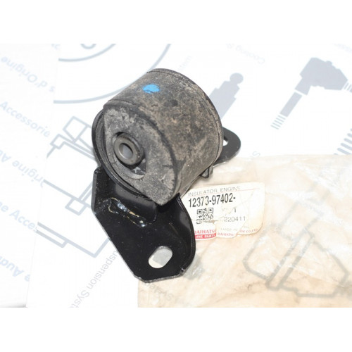 подушка двигателя toyota sirion storia 98-04 duet задняя