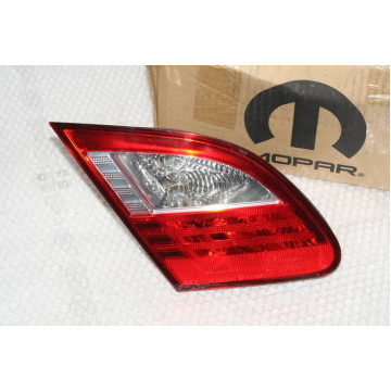 фонарь задний chrysler sebring js