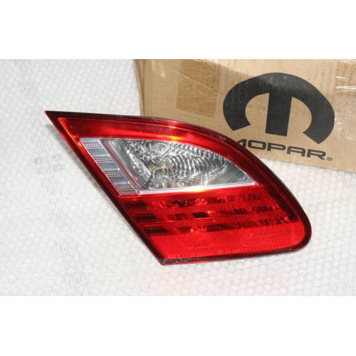 фонарь задний chrysler sebring js