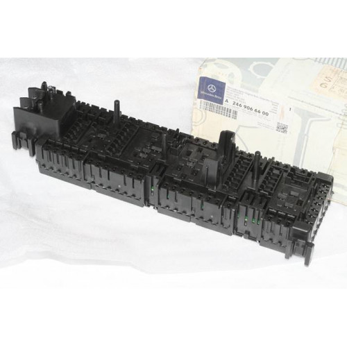 блок предохранителей mercedes w117 w156 w242 w246