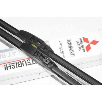 щетка стеклоочистителя 70/55см mitsubishi grandis 04-