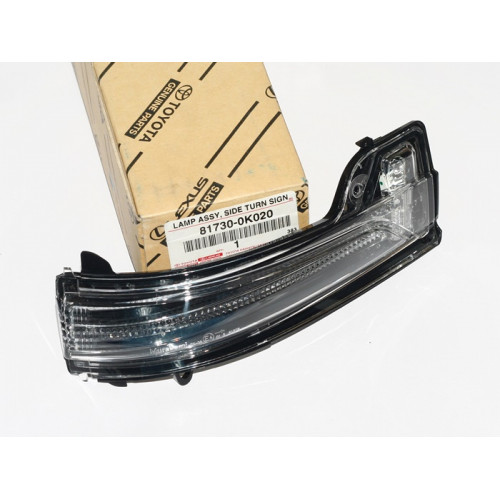 поворотник зеркала toyota fortuner 15- правый