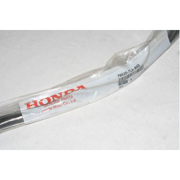 щетка стеклоочистителя 65см бескаркасная honda