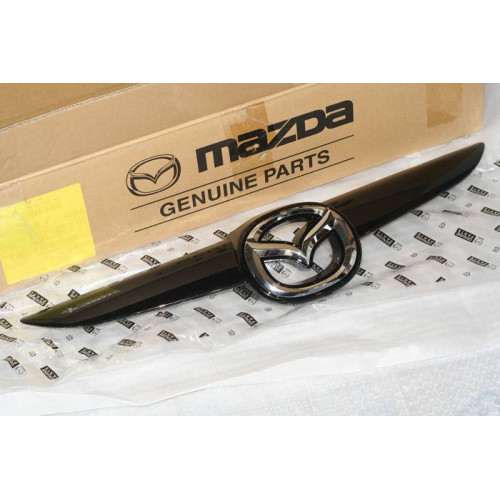 решетка радиатора mazda 2 07-