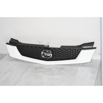 решетка радиатора mazda demio 00-