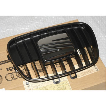 решетка радиатора seat arosa