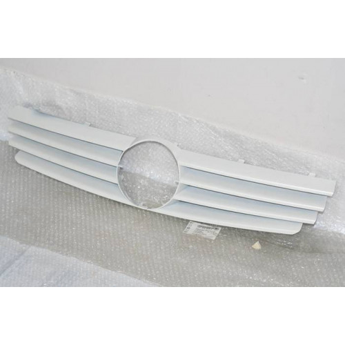 решетка радиатора volkswagen polo 00-02г