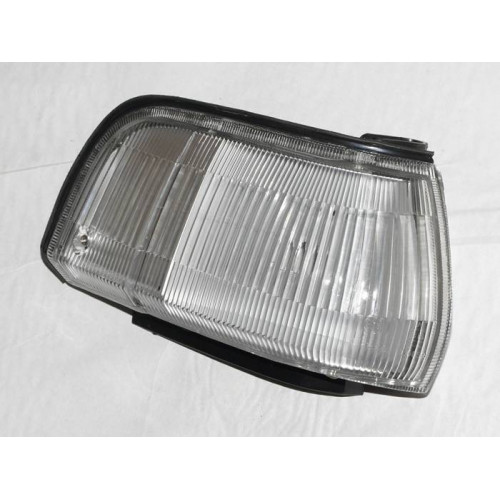 поворотник toyota corolla e90 87-93 левый