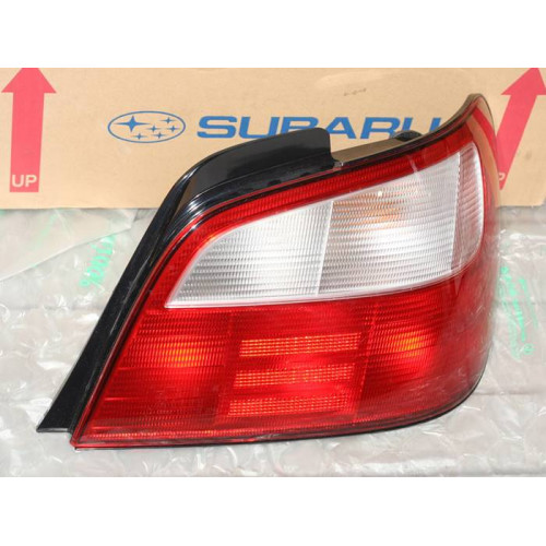 фонарь задний subaru impreza правый