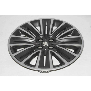 колпак колеса peugeot 2008