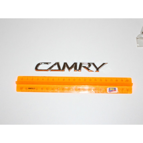 эмблема toyota camry мал.